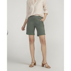 New - JAG Women's Maddie Pull-on 8-inch Short Sage